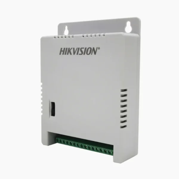 8CH-768x771 Fuente de Poder Regulada 12 Vcc / 13.5 Vcc / 15 Vcc para 8 Cámaras / 1 Amp por Salida / Voltaje de Entrada 90 – 130 VCA / Filtro de Ruido para Cámaras 4K / Modo para Largas Distancias